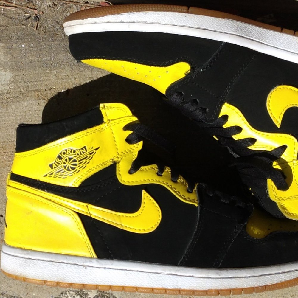 AIR JORDAN 1 MID "NEW LOVE 2017 RELEASE"